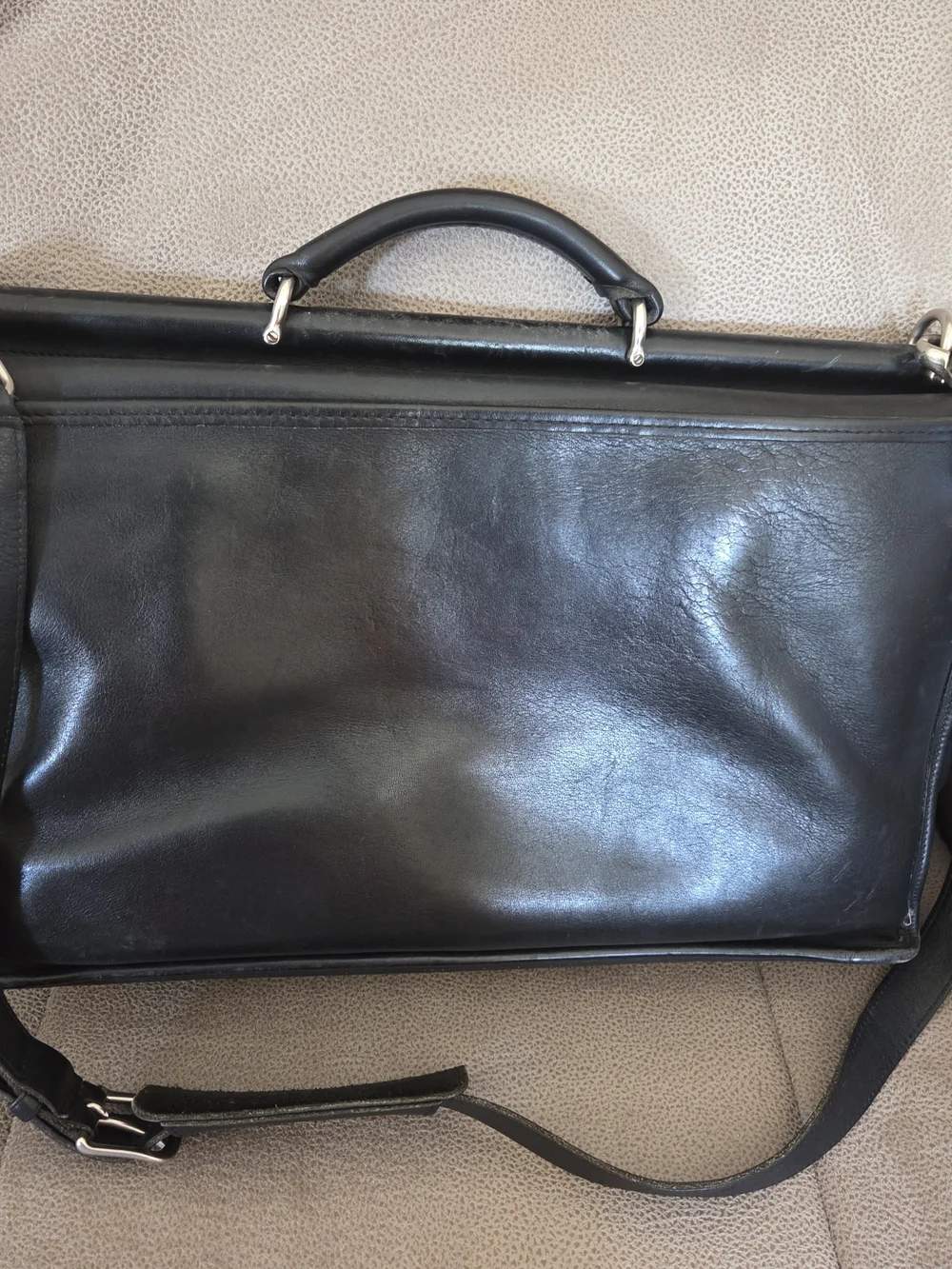 Vintage Coach Black Leather Laptop Briefcase w/Shoulder Strap, for man or woman